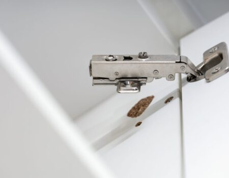 hinge broken from particleboard cabinet - how to avoid it